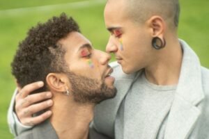 Rencontres BDSM gay : guide et conseils pratiques 2025